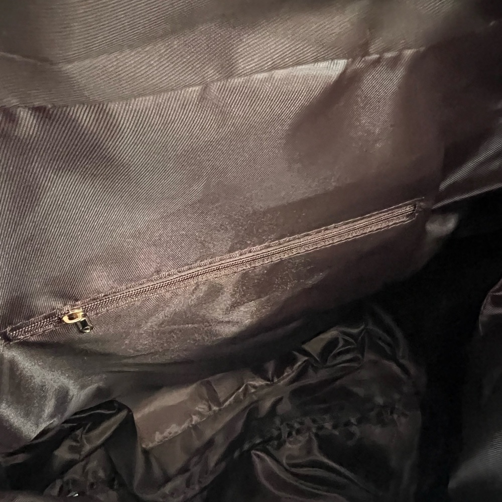 ONE HOUR SALE✨✨✨Quilted Faux leather Fabulous Travel Rolling bag JUST 2 LEFT - Picture 10 of 10